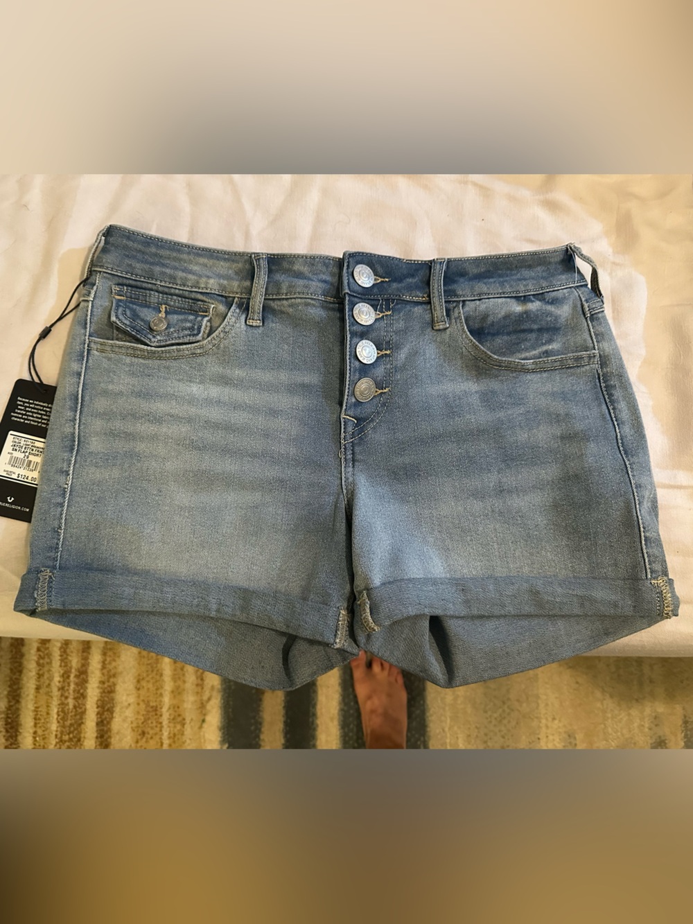 NWT True Religion Jayde Mid Rise Short in Light Blue Denim